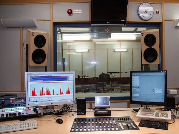录音棚是配音制作不可或缺的声音录制场所